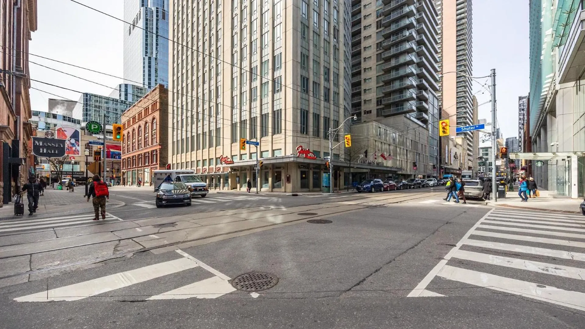 Modern 2-Bedroom Condo W Floor To Ceiling Windows Toronto Canada